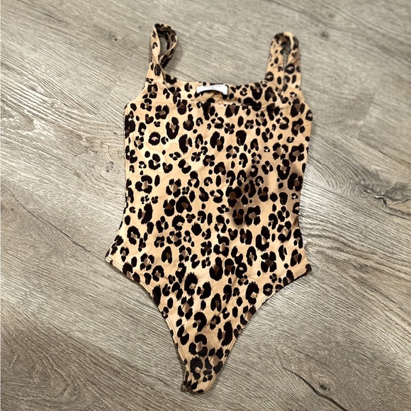 Babaton - Picture 2 of 7